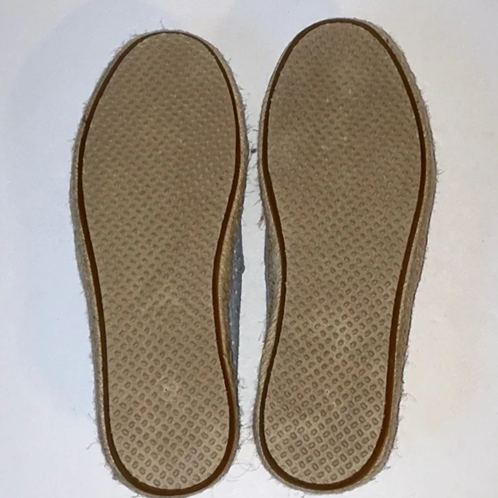 TOMS, Chambray Slip Ons, Size 6